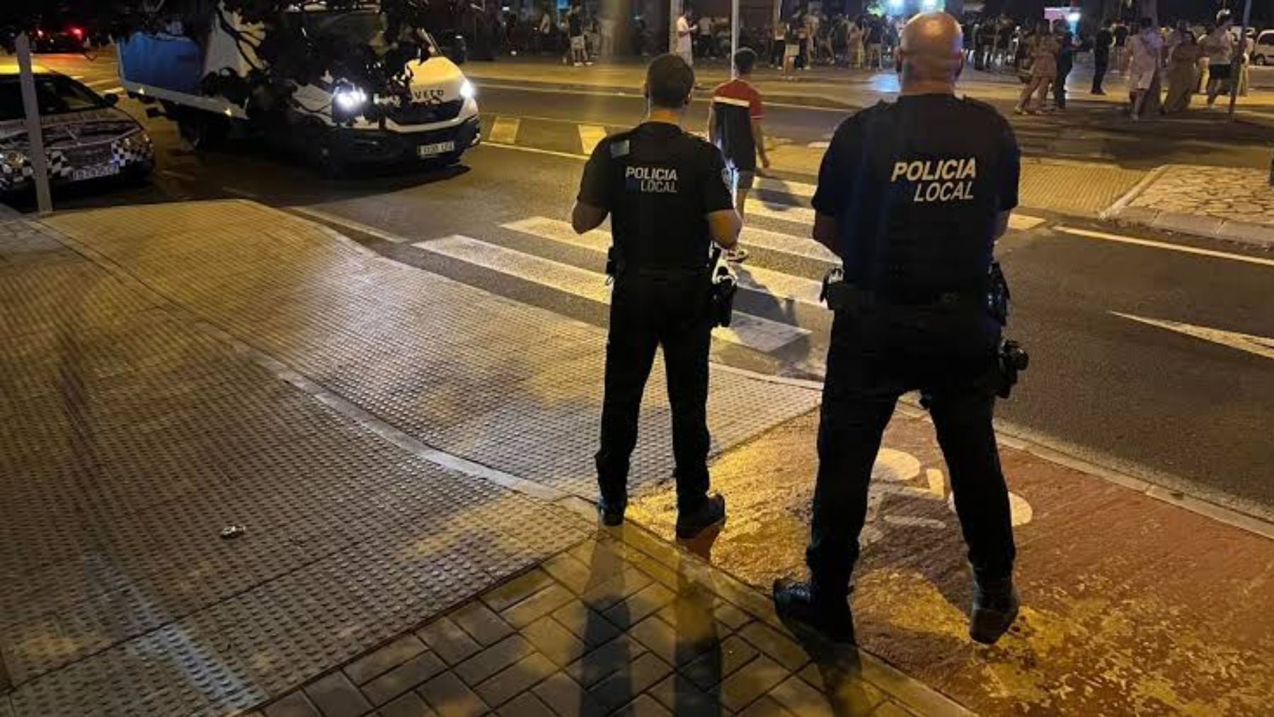 Cazan a marroquíes de 17 años tras un violento robo en el Puerto de Alcúdia gracias a la valentía de la novia de la víctima