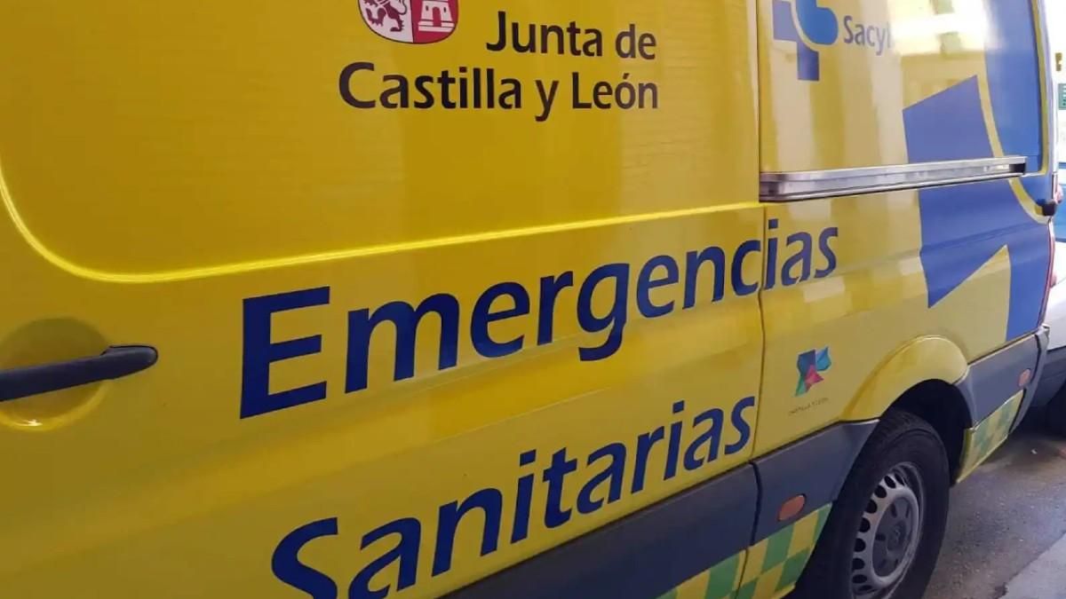 Una ambulancia de Sacyl  Sanidad Castilla y León,