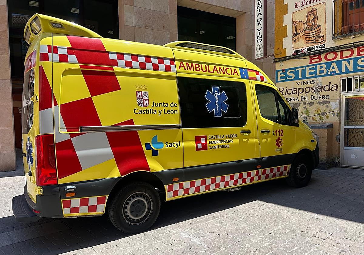 Un menor herido y dos personas atrapadas tras el choque entre dos coches en Aranda de Duero