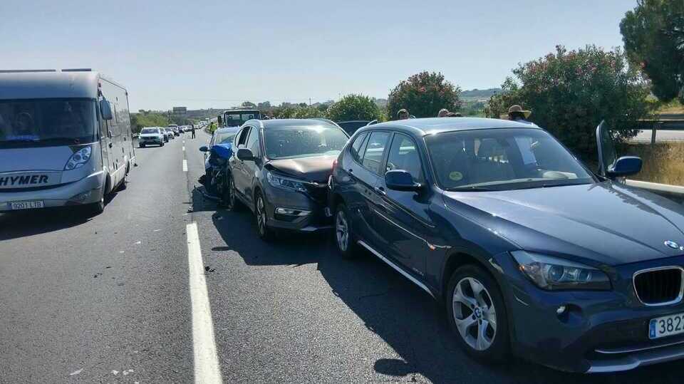 Así fue el accidente múltiple en la A-49 que dejó varios heridos