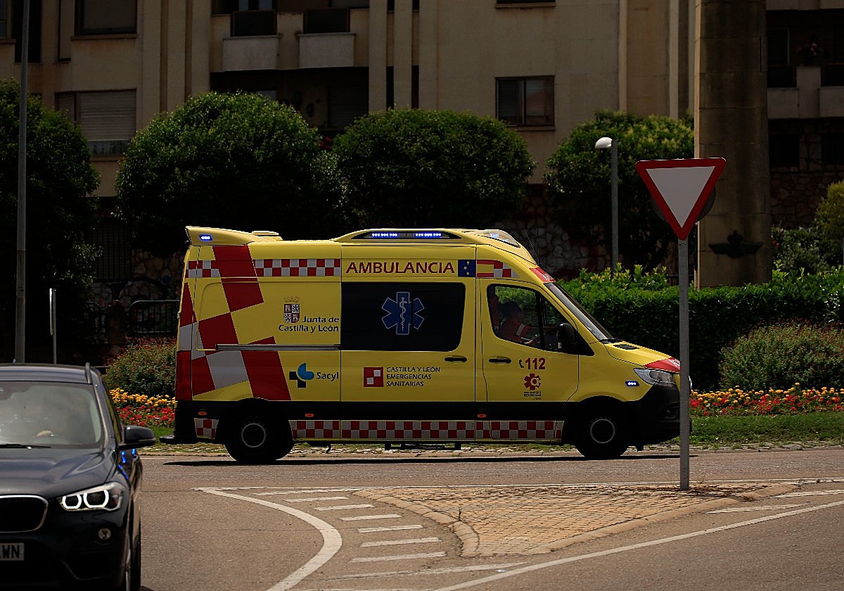 Heridos un varón y una mujer en dos accidentes a primera hora en Salamanca