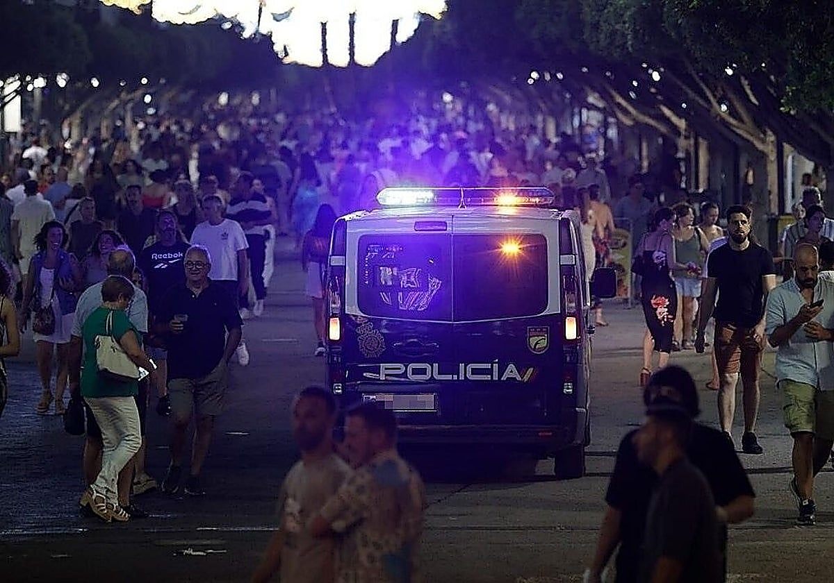 Detenido por golpear en la cabeza a otro joven con una botella en la Feria de Málaga