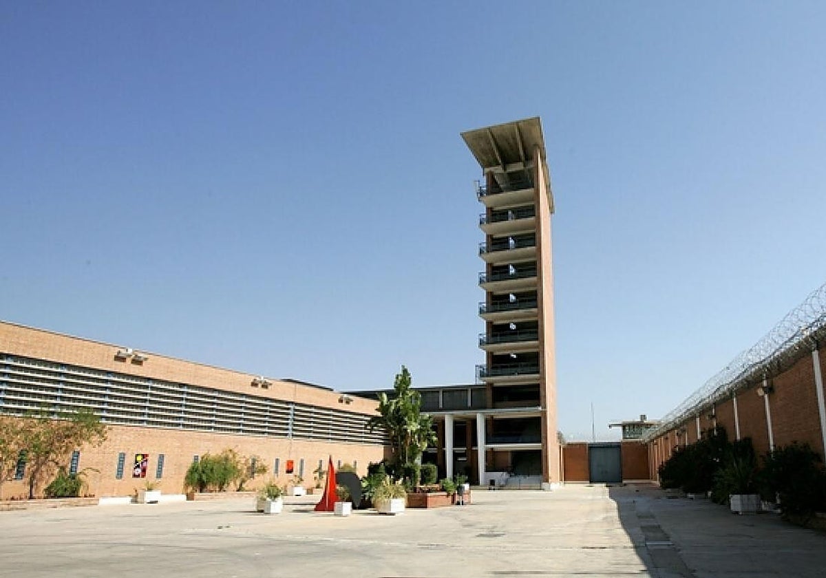Más conflictos en la cárcel de Alhaurín de la Torre: una pelea entre varios internos y un punzón requisado
