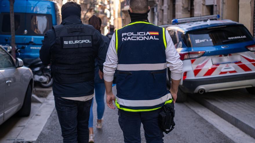 Cae una violenta banda que asaltaba joyerías en Francia con detenciones en Barcelona, Alicante y Suecia