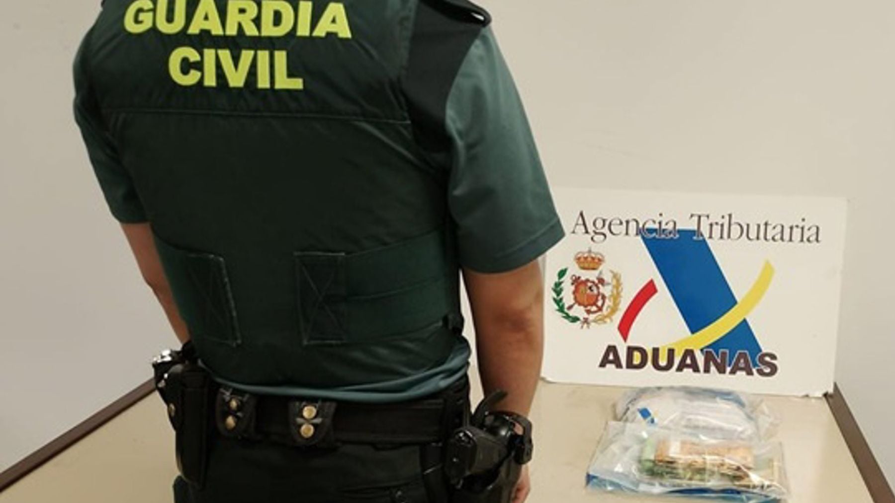 aeropuerto Palma dinero oculto maleta
