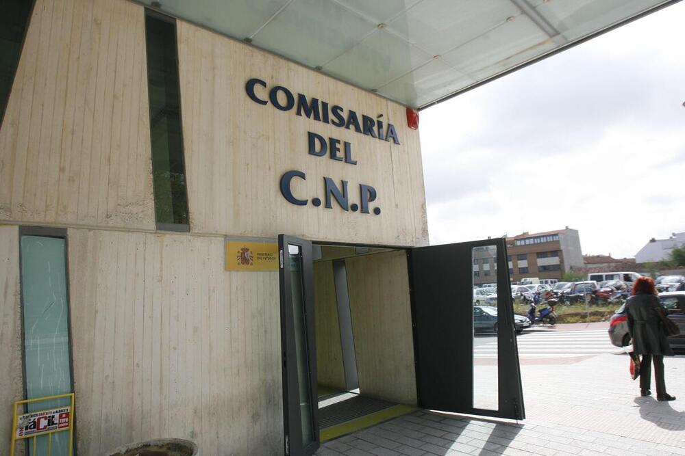La Policía Nacional interviene 400 bolsos de lujo falsificados