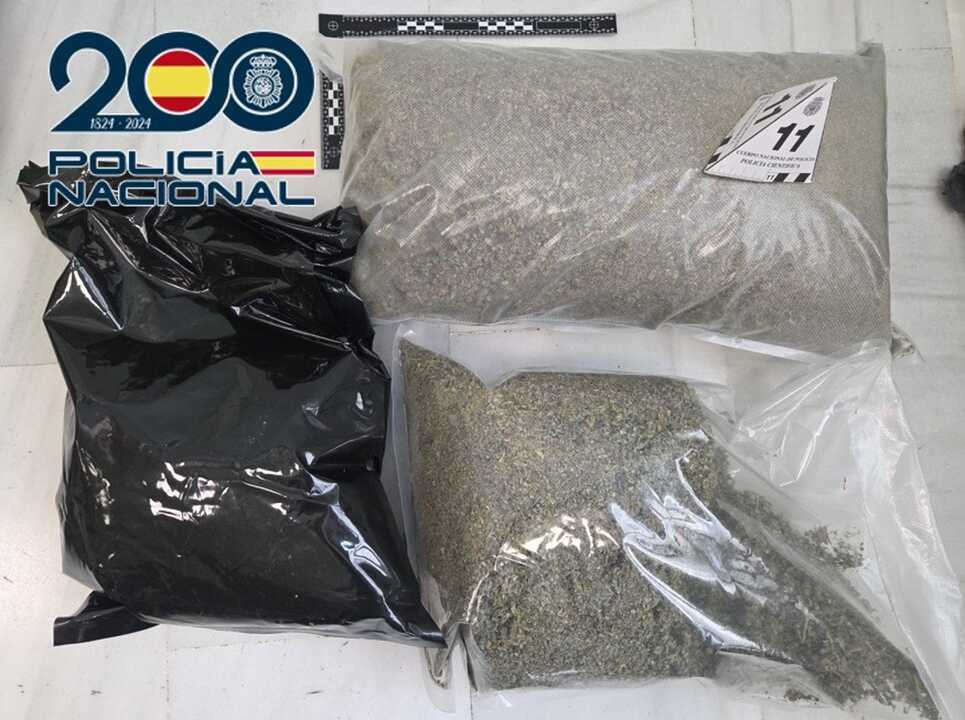 Pillado cuando circulaba en patinete en dirección prohibida con cuatro kilos y medio de picadillo de marihuana