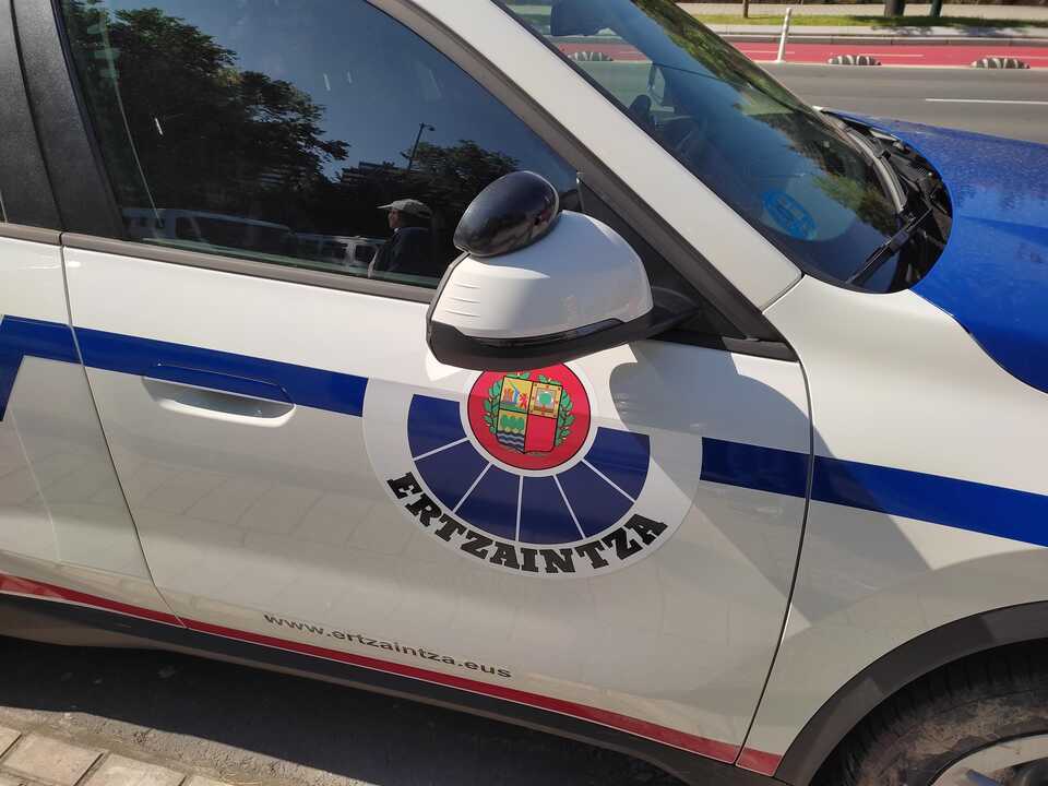 Sorprenden 'in fraganti' a un hombre mientras agredía sexualmente a una joven en la calle