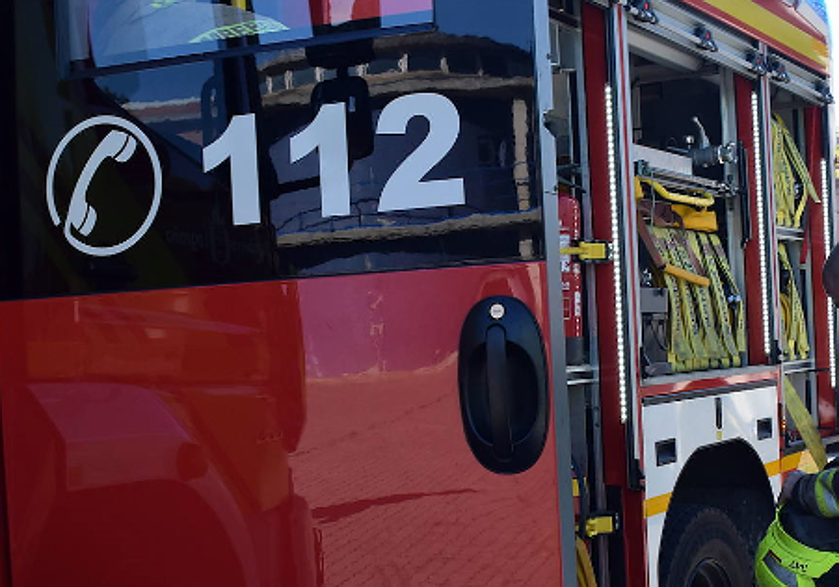 Trasladados al San Pedro dos hombres por inhalación de humo tras el incendio de una vivienda de la calle Gonzalo de Berceo