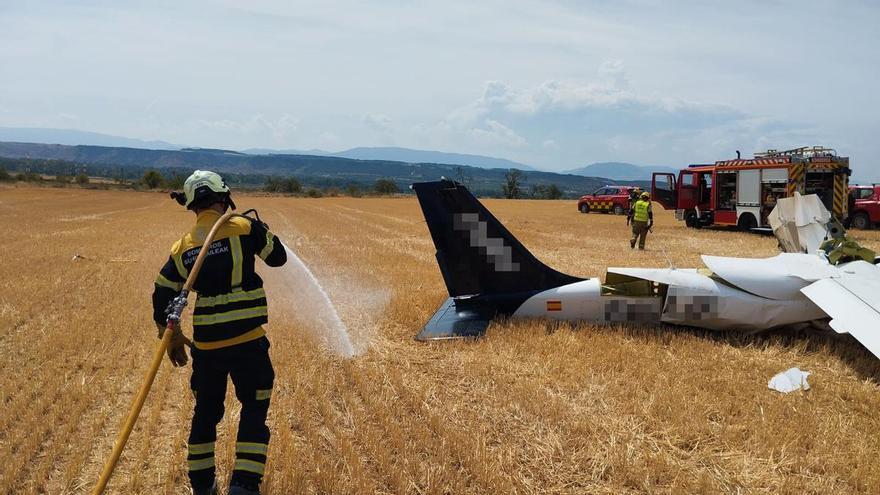 Dos heridos tras estrellarse una avioneta en Viana