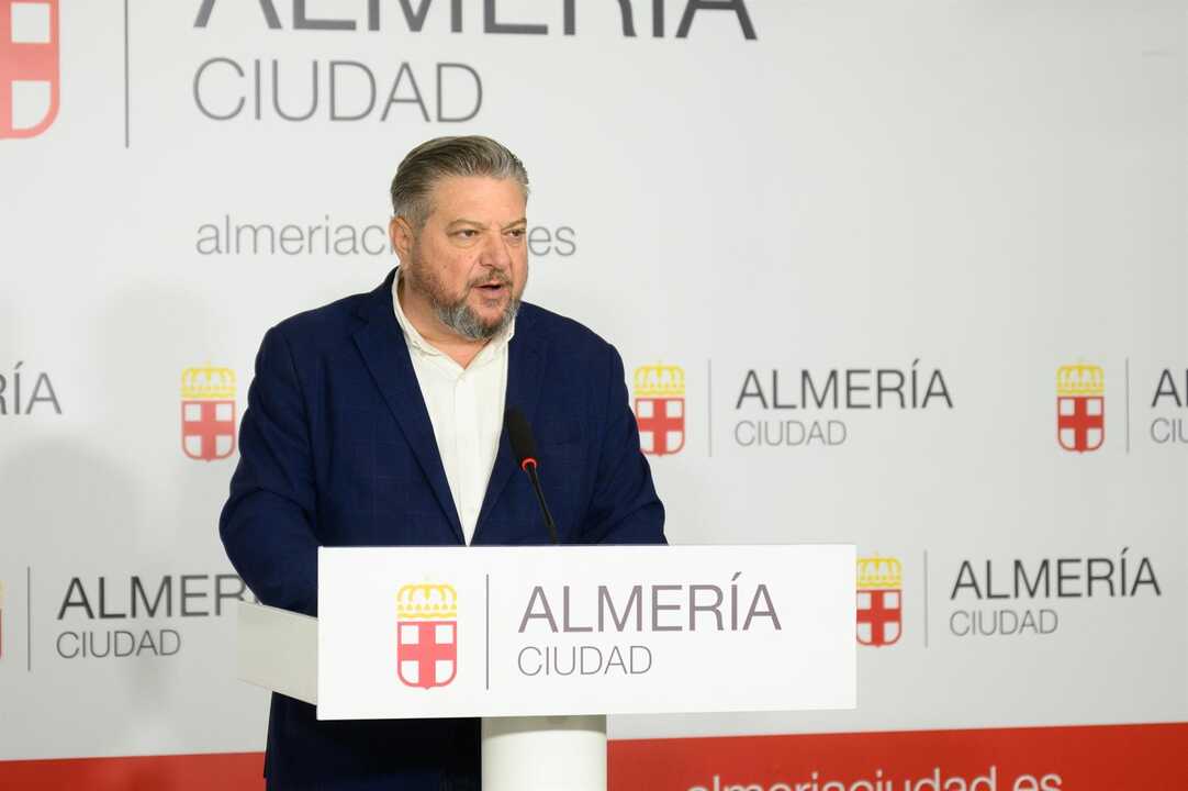 Dimite el concejal de Cultura del Ayuntamiento de Almería tras dar positivo en alcohol con su coche al salir de la feria