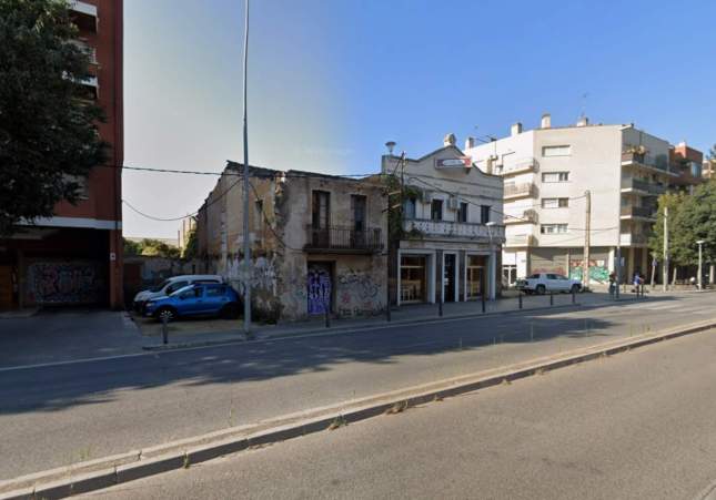 Hallan cadáver de un hombre en Cornellà de Llobregat durante obras de demolición: se investiga un posible suicidio
