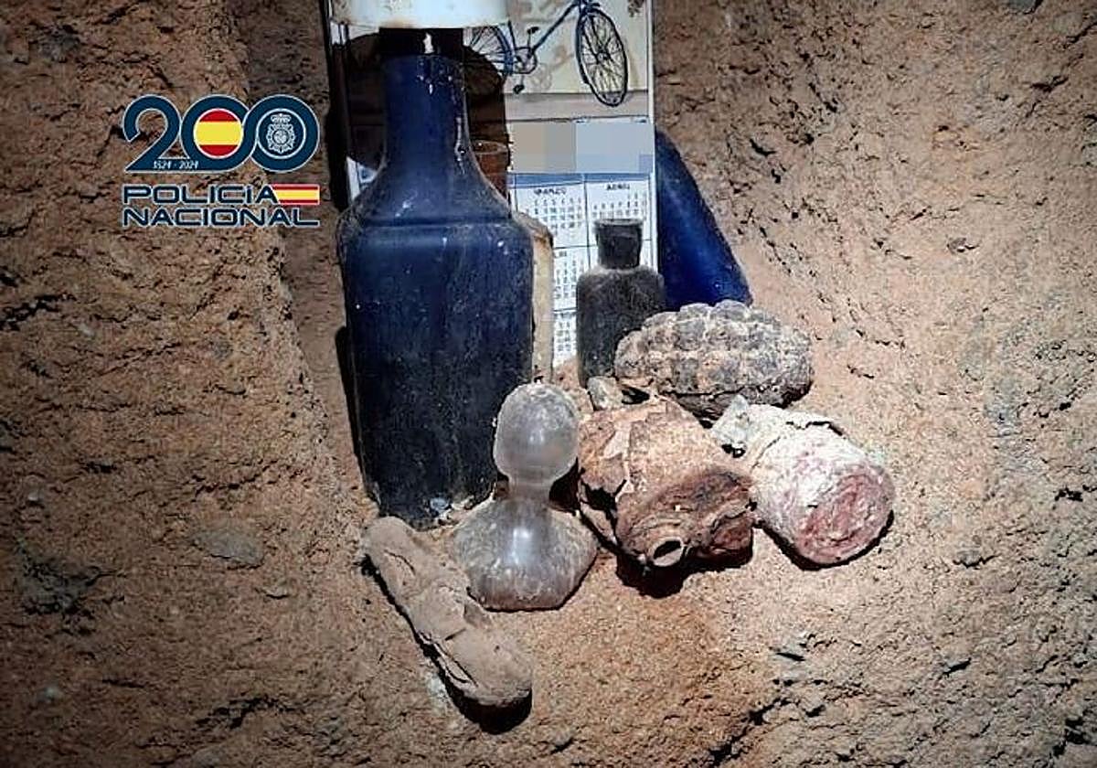 Hallan tres granadas de mano y diversa munición en una vivienda de Telde: Intervención de la Policía Nacional.
