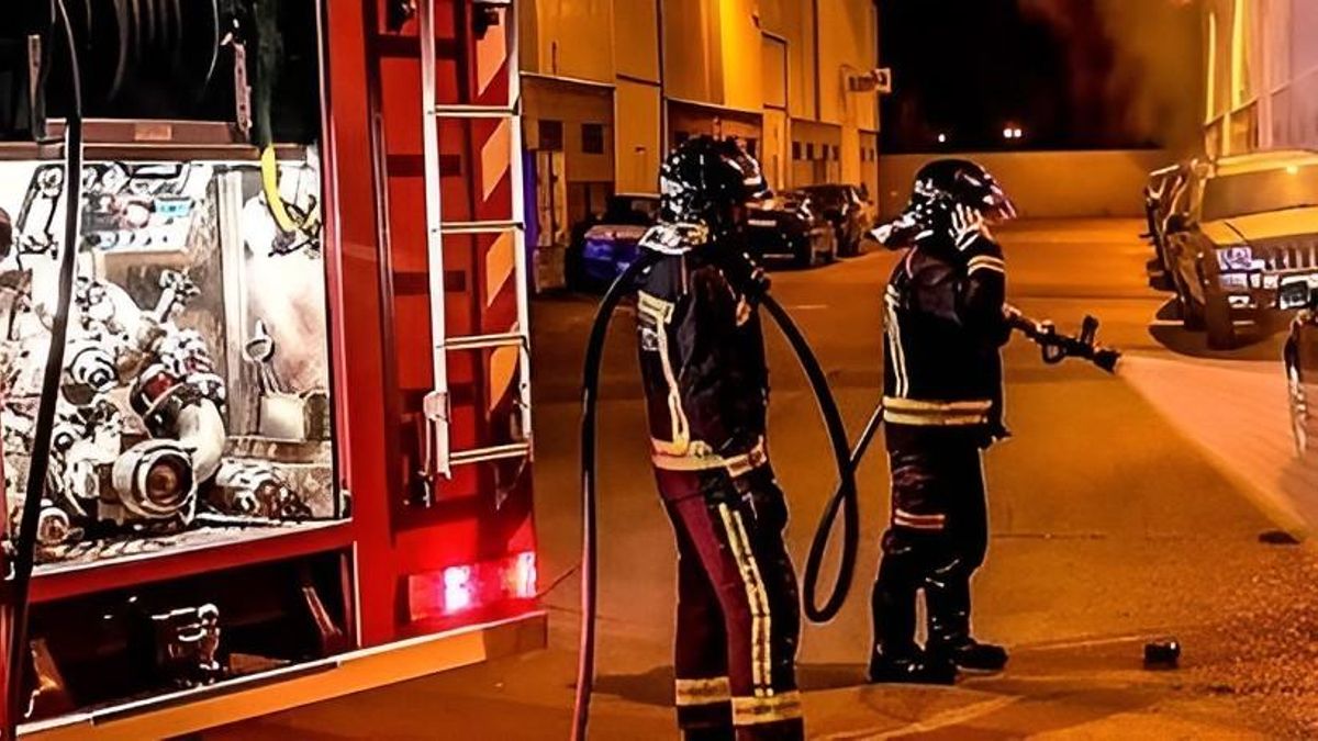 Imagen de archivo de una intervención nocturna de los Bomberos.