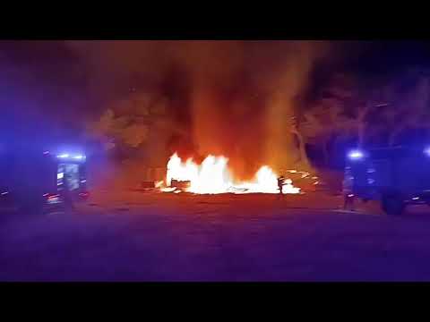 Salen ardiendo de noche 4 caravanas en el Camping La Bota