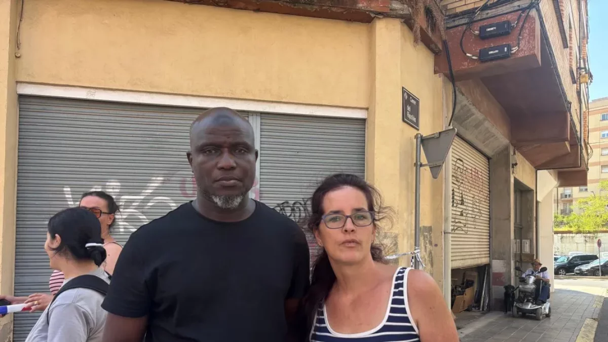 Los daños por fuego del nº3 de la calle Vallès impiden rescatar objetos de pisos cercanos