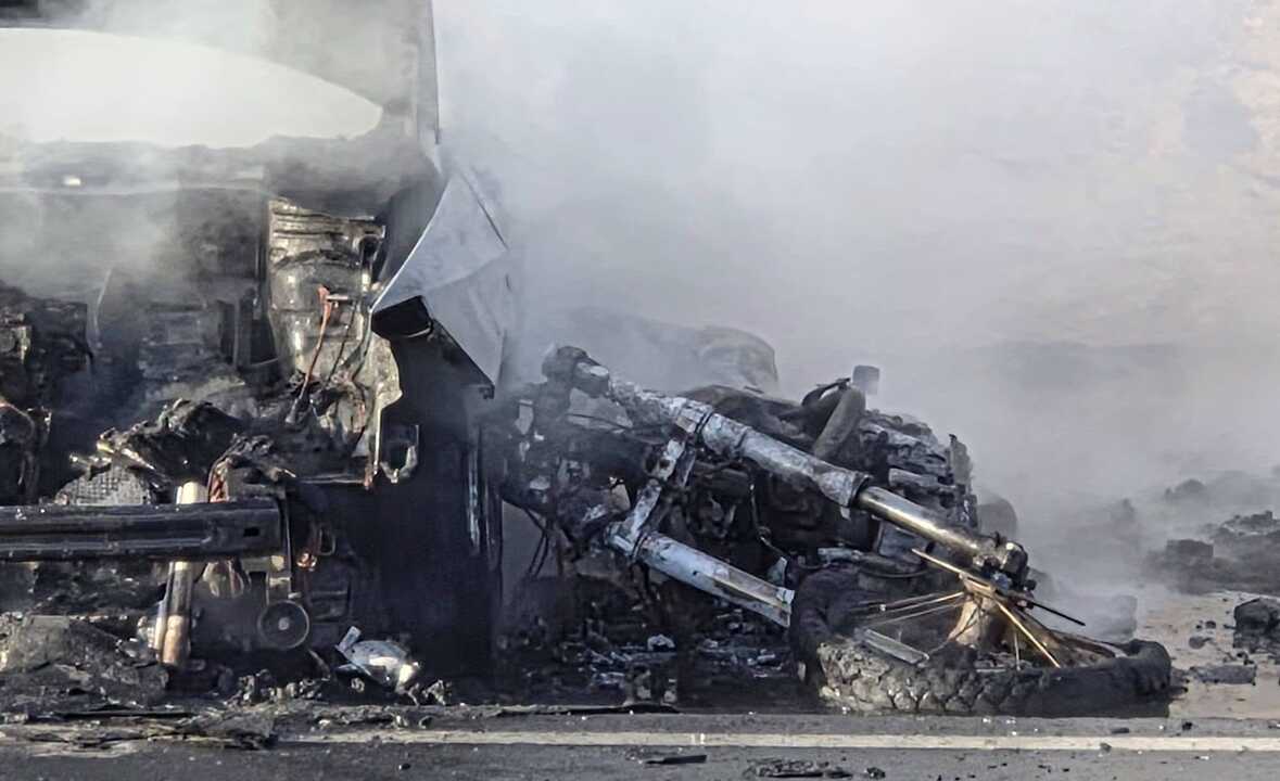 Incendio en la playa de La Bota provoca alarma entre bañistas y conductores