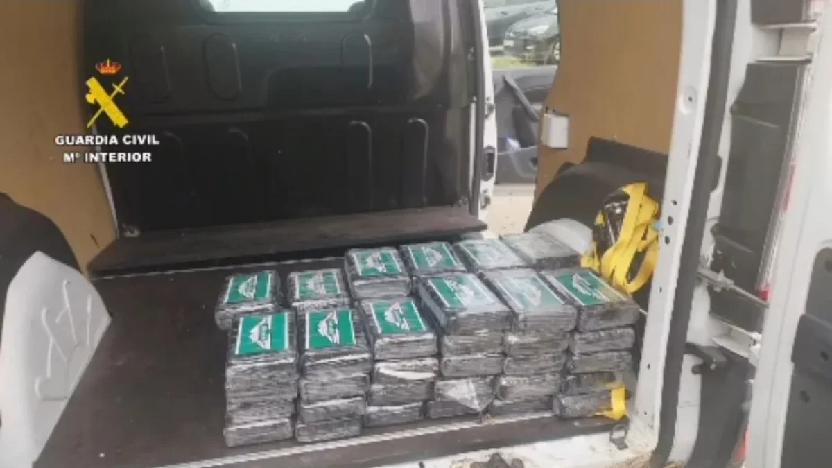 La Guardia Civil caza a un correo de la droga con 55 kilos de ‘coca’
