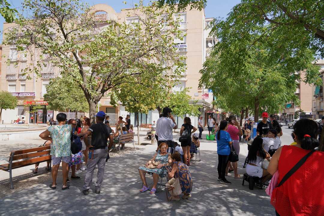 «El susto es importante»: Granada no ha sufrido daños graves y recupera su actividad con normalidad