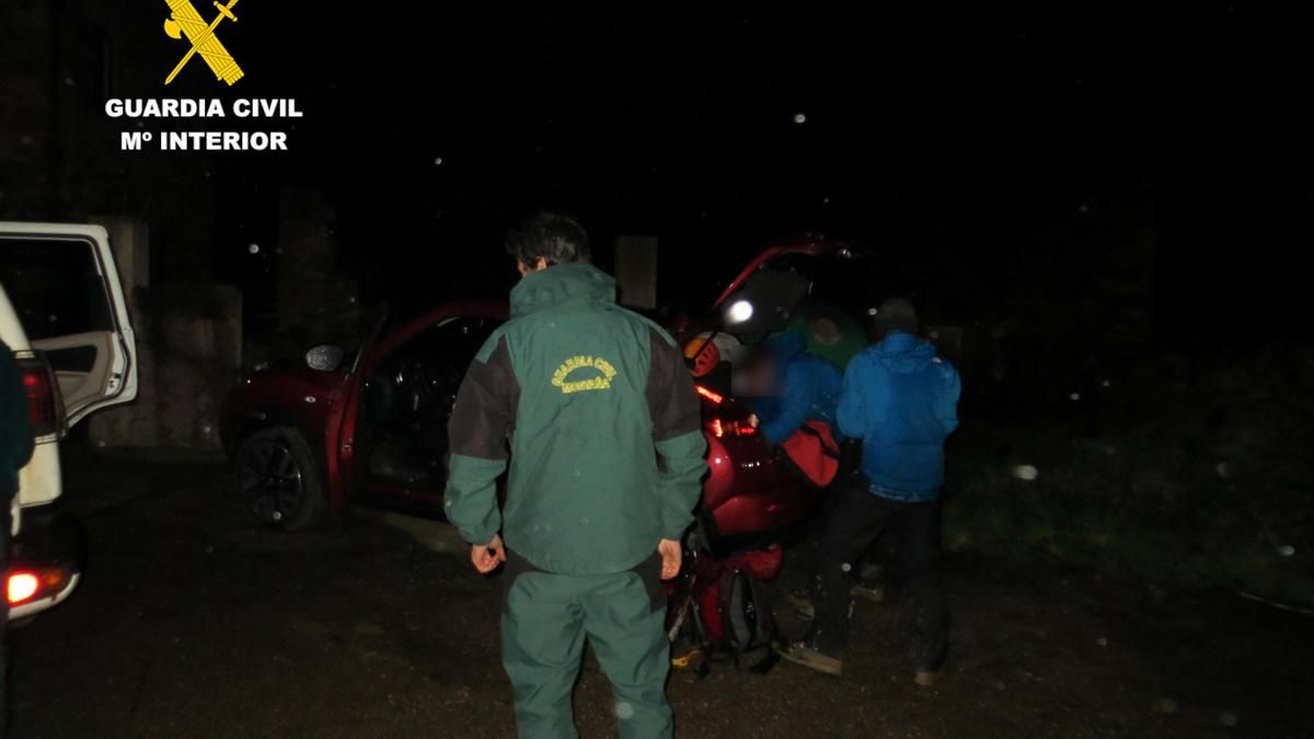 Imagen de una búsqueda nocturna de la Guardia Civil en la provincia de León, archivo.
