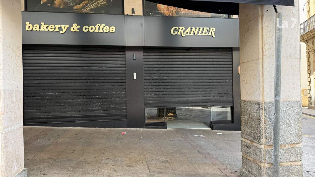 Los comercios de Ceuta reabren tras la entrada masiva de migrantes