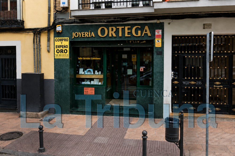 Roban con violencia en una joyería de la calle Las Torres