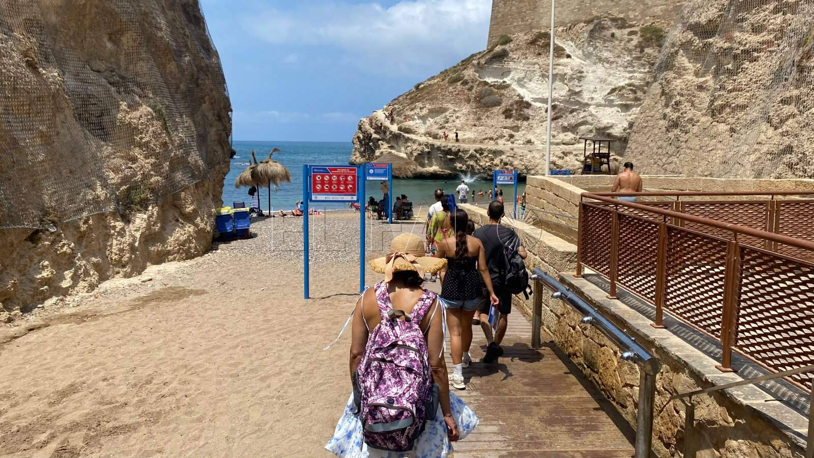 El menor que sufrió una descarga eléctrica en la playa de Galápagos ya se encuentra en su casa