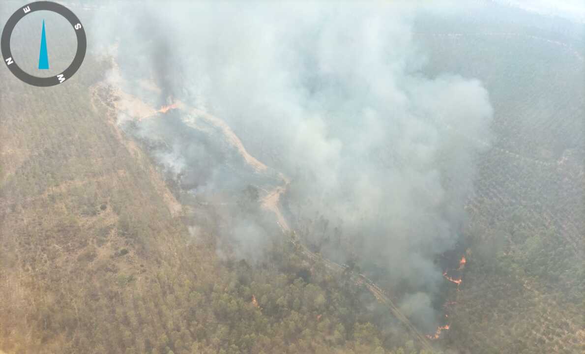 Nuevo incendio en la Cueva de la Mora de Almonaster la Real moviliza al Plan Infoca en Huelva