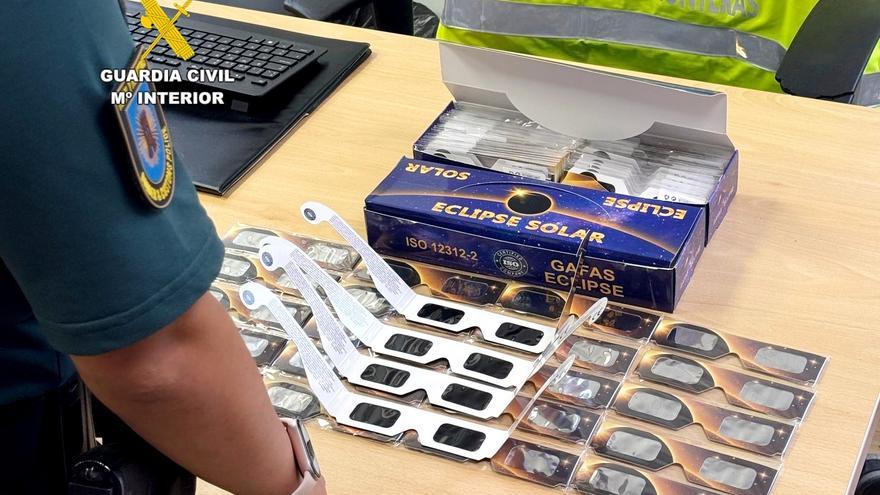 Estas son las seis gafas para ver el eclipse retiradas por riesgo de lesiones oculares