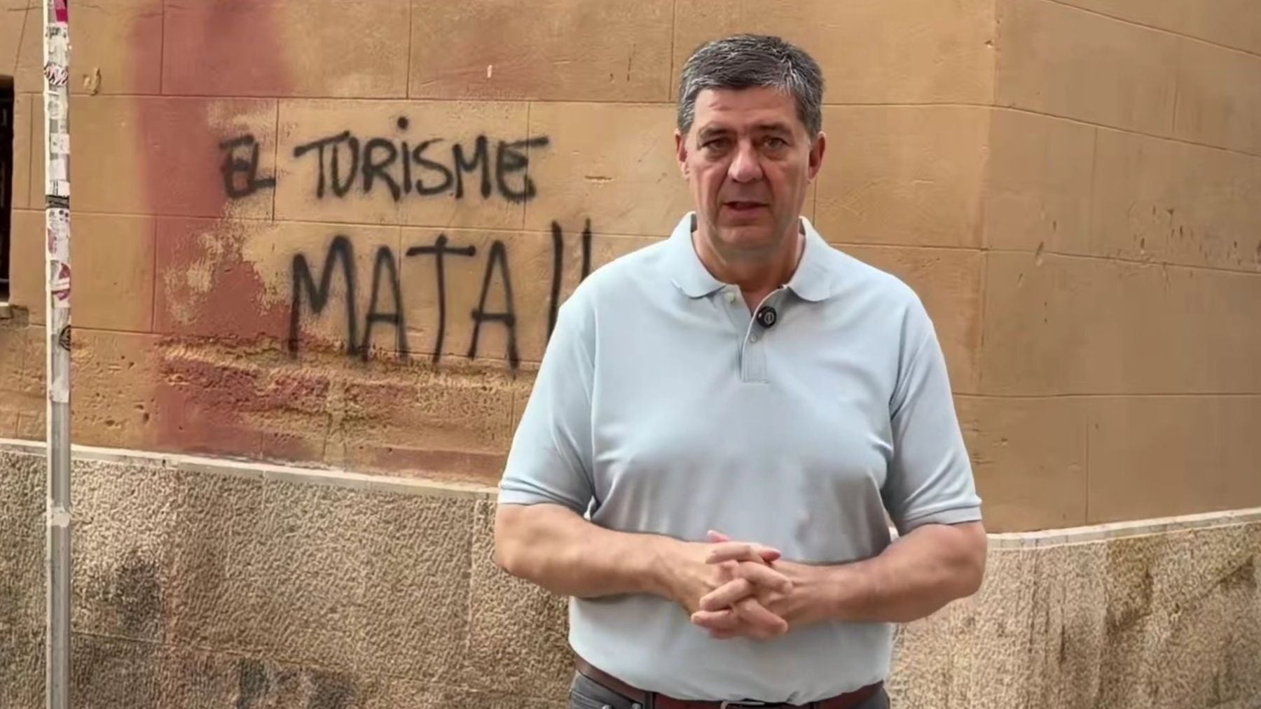 Los turismofóbicos se aficionan al vandalismo: ataque a la Consejería balear de Turismo