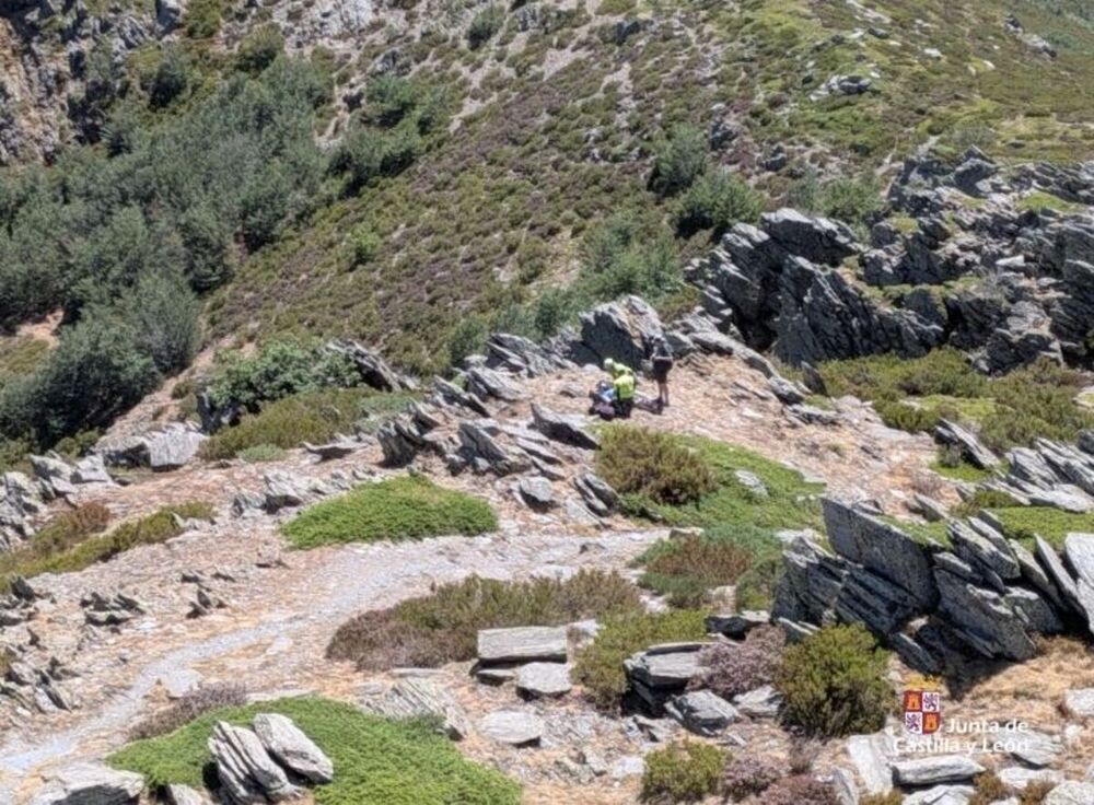 Rescatan en helicóptero a una mujer en la Sierra de Ayllón