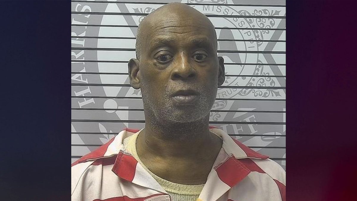 Felon gets life for fatally shooting man after he lost $15 in dominoes game