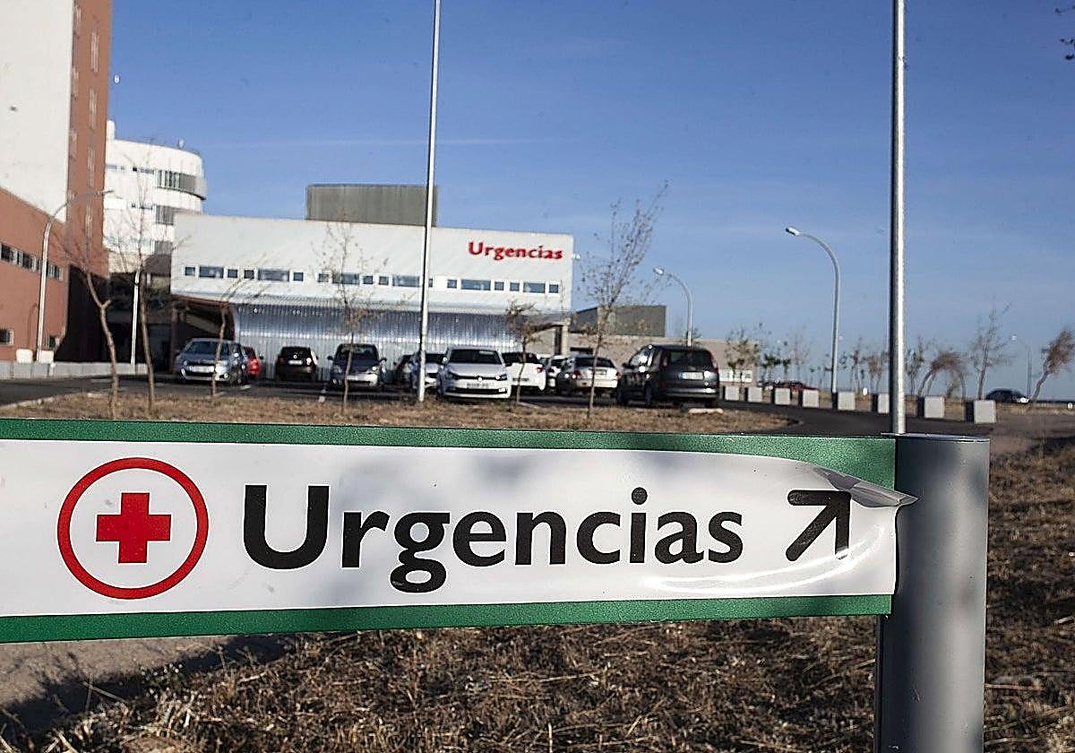 Sucesos: Trasladado al hospital en estado grave un trabajador de 63 años tras un accidente en Cabañas del Castillo