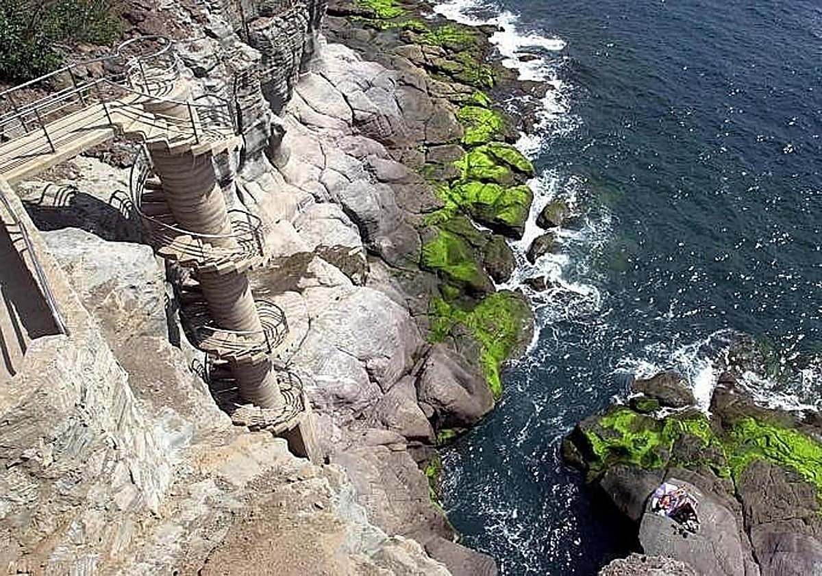 Cronología del trágico ahogamiento de Jeremías: «Las playas de Mogán son seguras, pero esa no es una zona de baño»