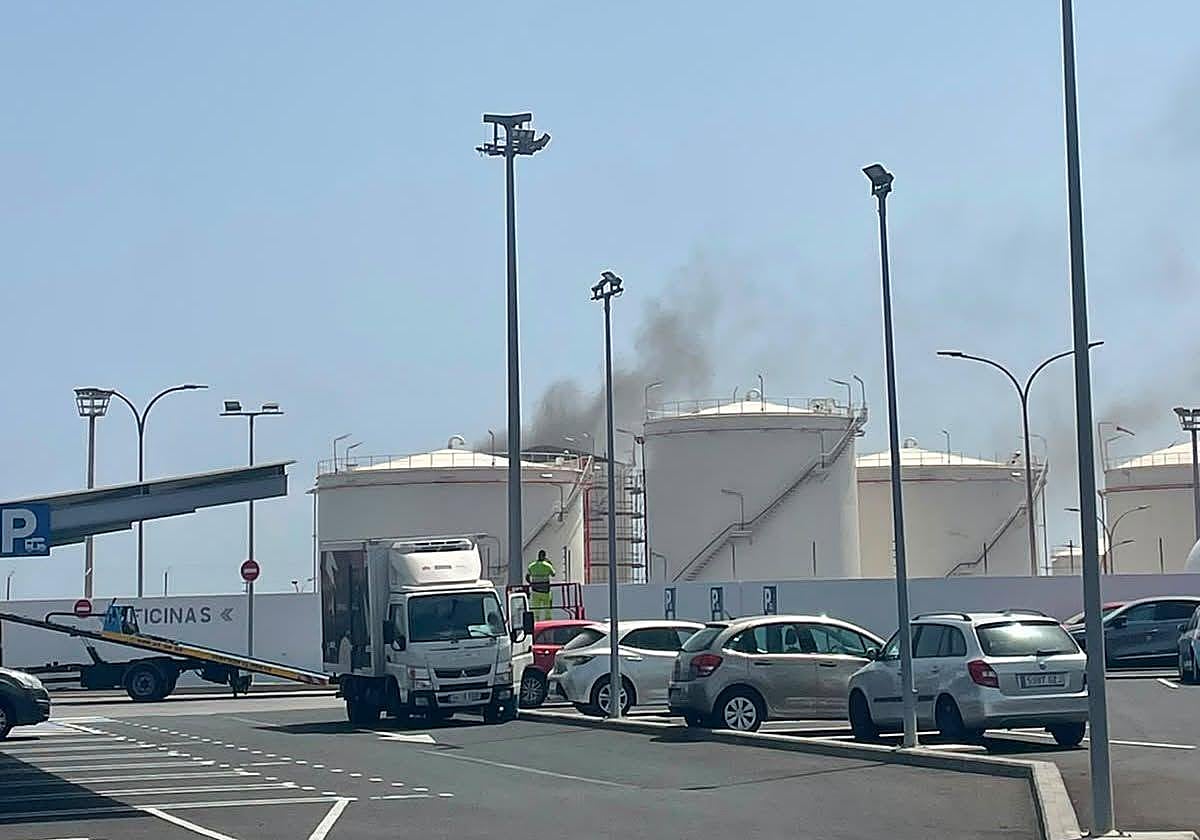 La explosión en un tanque de combustible en Salinetas (Telde) deja un balance de un muerto y dos heridos graves