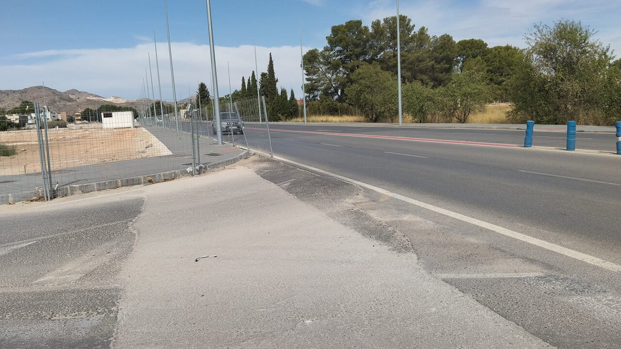 Trágico accidente en Yecla: hombre fallece tras ser atropellado mientras se encontraba inconsciente en la calzada