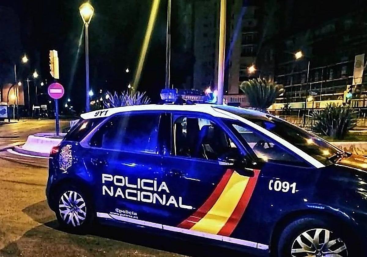 Detenido por apuñalar en el tórax a su compañero de piso, que está crítico, en Estepona