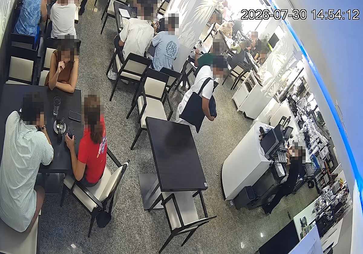 Robos al descuido: así actúan los ladrones en la hostelería de Nerja en pleno verano