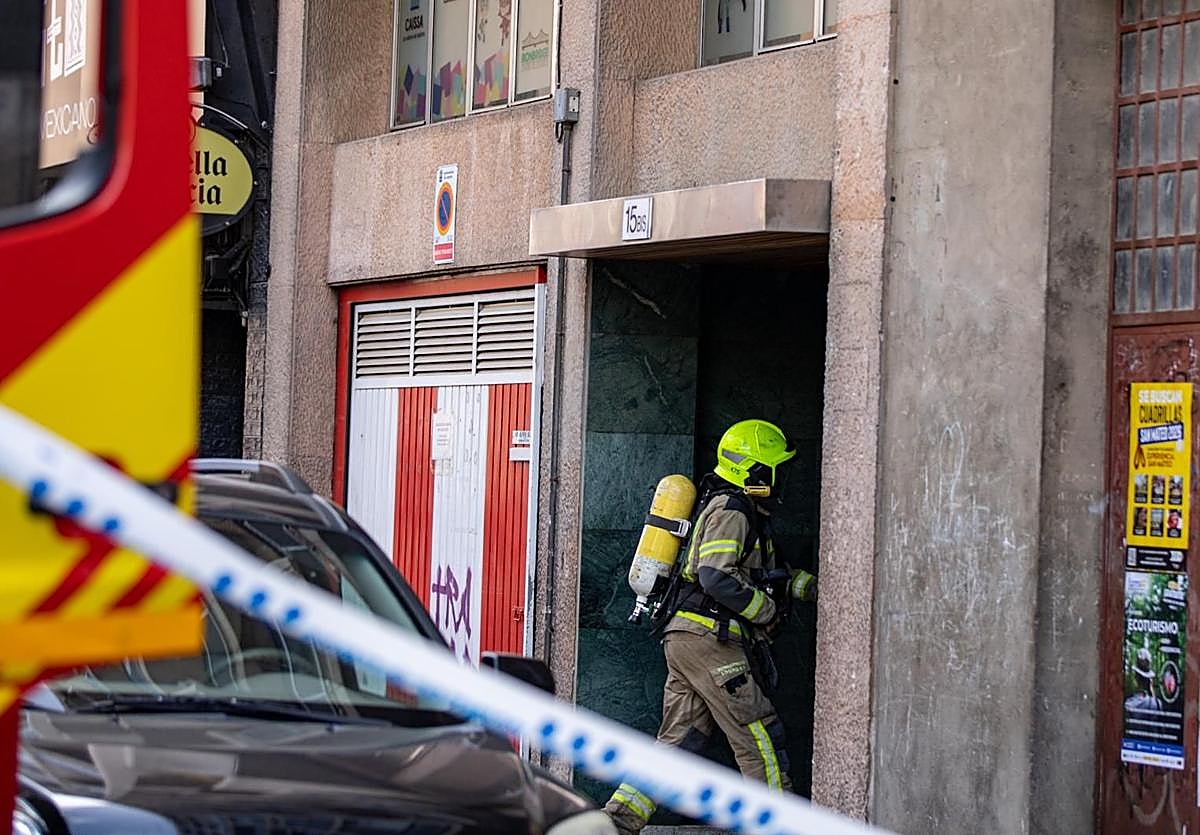 Incendio en la calle Somosierra de Logroño provoca evacuación de vecinos