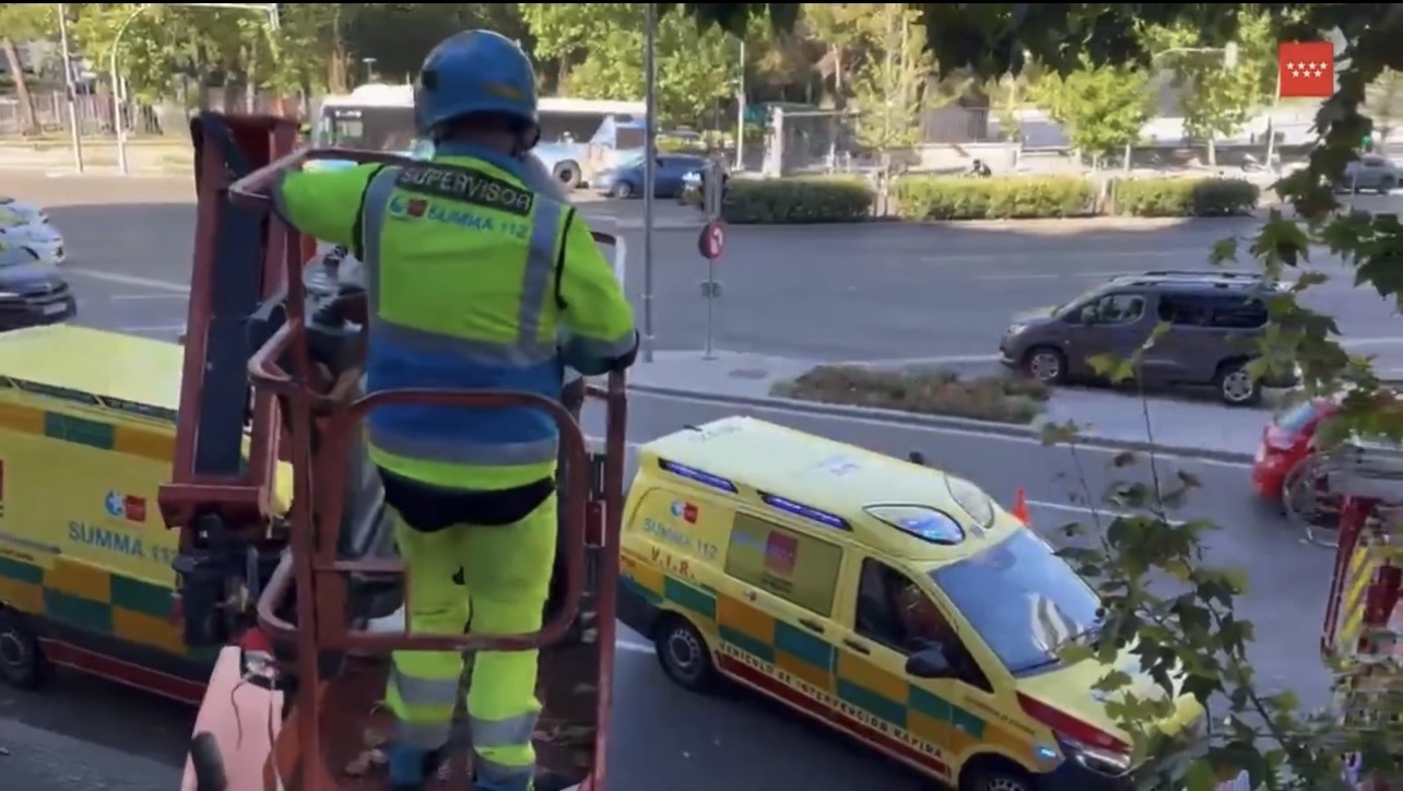 Trabajador muere al caer de un tejado en Alcalá de Henares