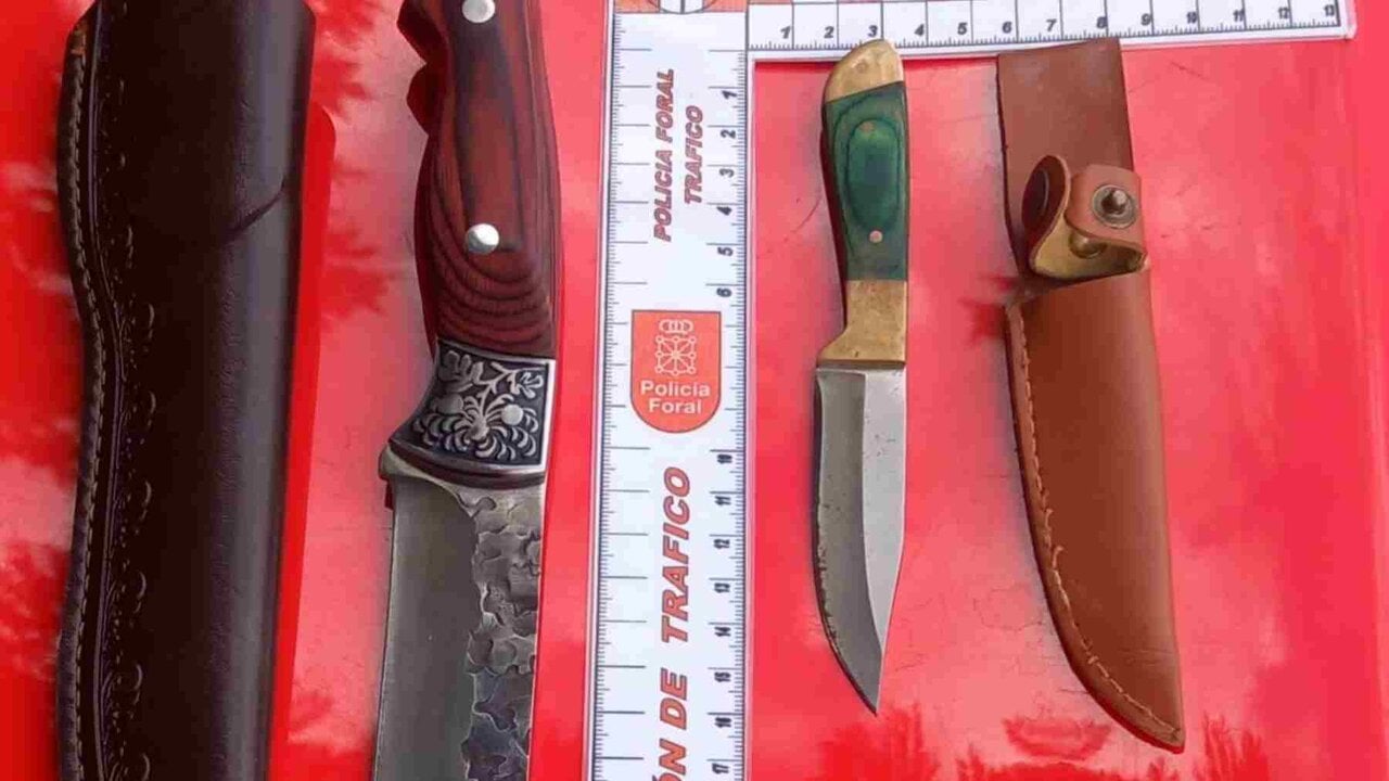 La Policía Foral denuncia a un conductor de patinete tras sufrir un accidente: circulaba borracho y con armas blancas