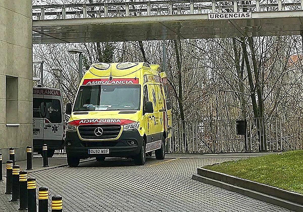 Dos heridos, uno de ellos atrapado, en un apratoso accidente entre un tractor y un turismo en un pueblo de Burgos