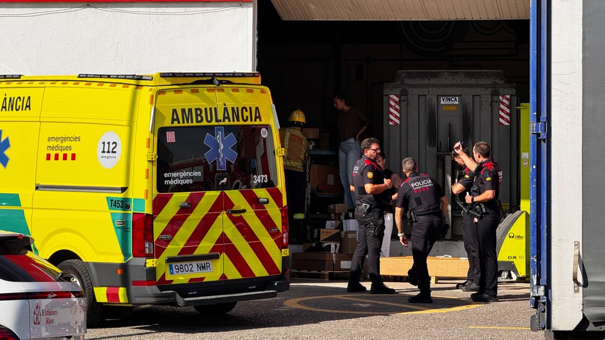 Accidente laboral en Tarragona: un trabajador herido tras caer de un tejado a cuatro metros de altura