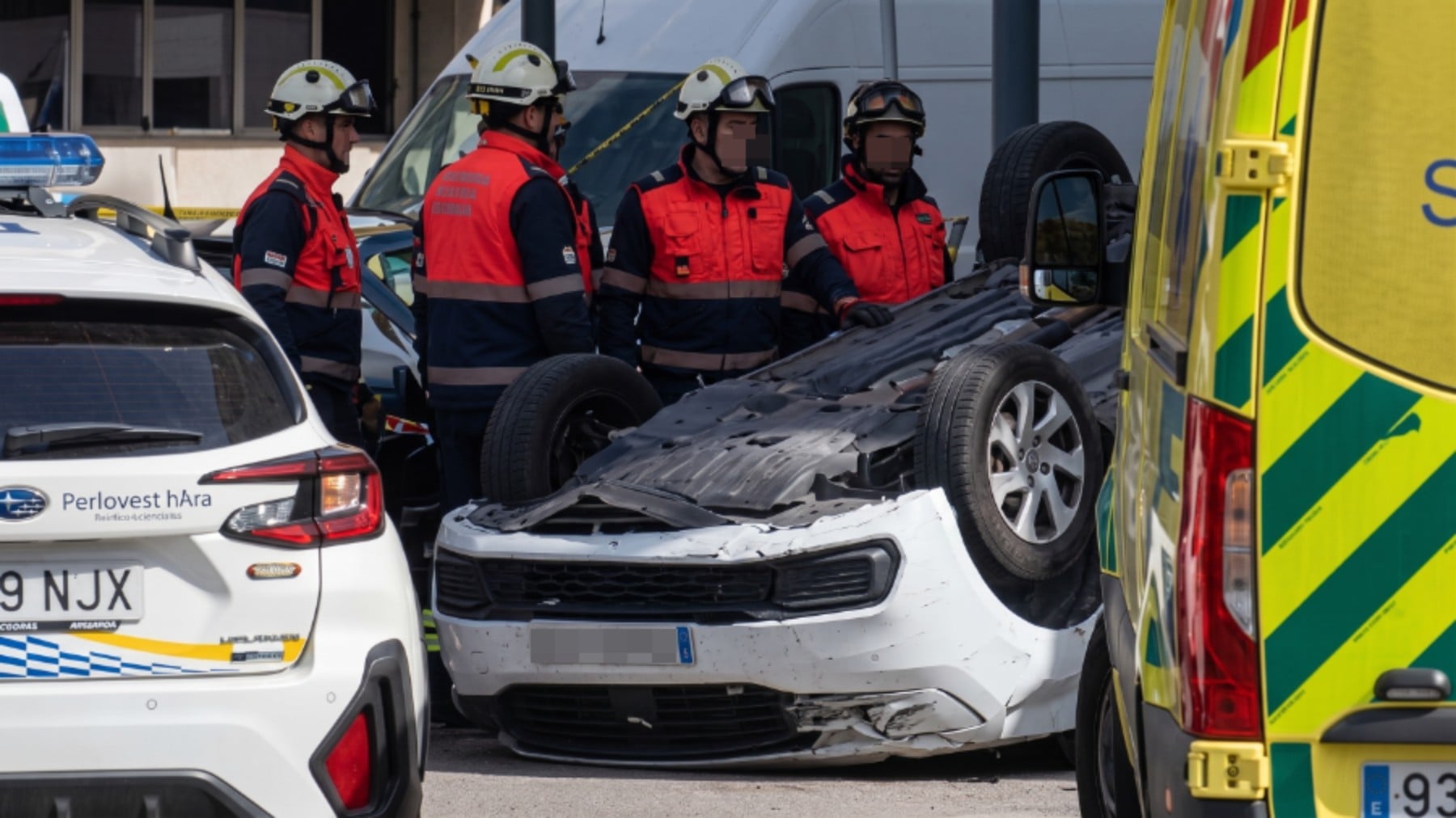 Aparatoso accidente de tráfico en Palma deja al menos cuatro heridos
