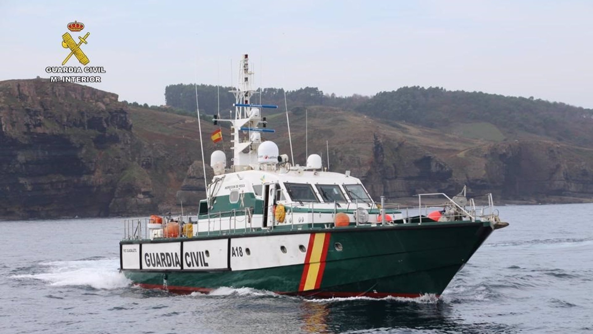 Embestida contra la Guardia Civil en Adra: cinco detenidos por contrabando y daños