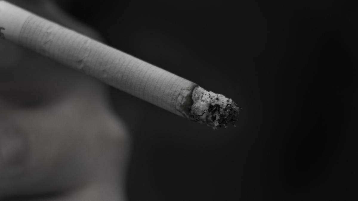 Condenan a vendedor por estafar con pedido de tabaco por WhatsApp: deberá devolver 43 euros y pagar 300 euros de multa