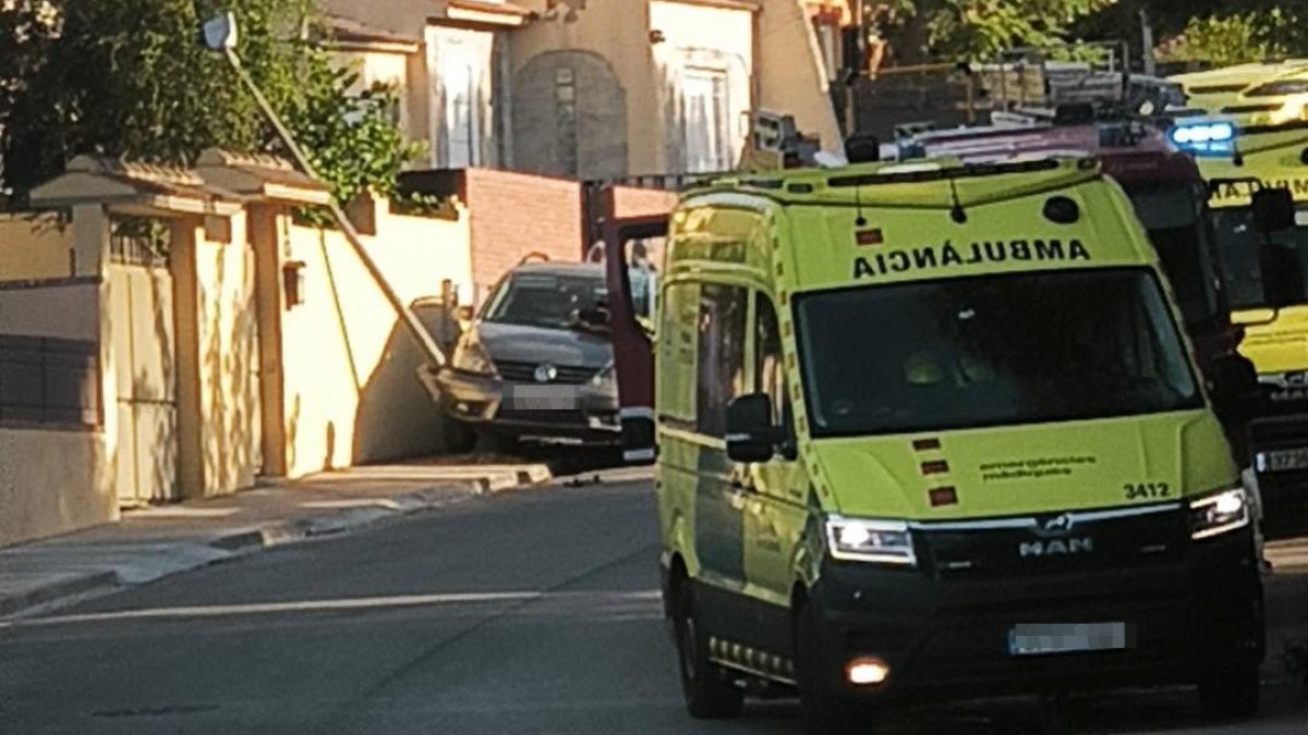 Una mujer, grave tras ser atropellada por su expareja en Els Pallaresos