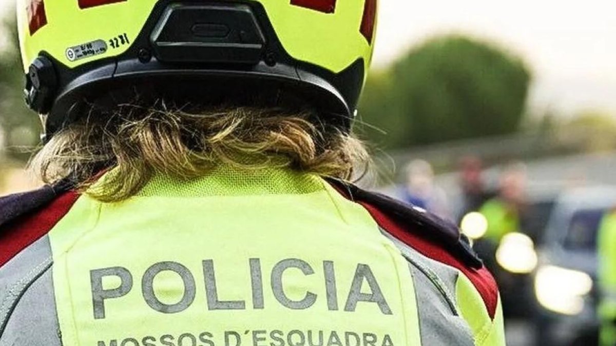 cortada la AP-2 por un choque entre una moto y una furgoneta