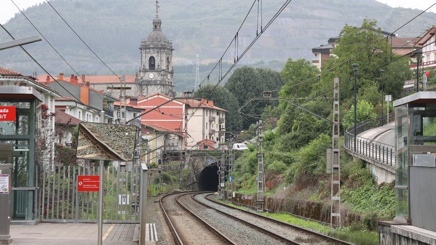Cuatro detenidos en Andoain por hacer pintadas en varios vagones de tren