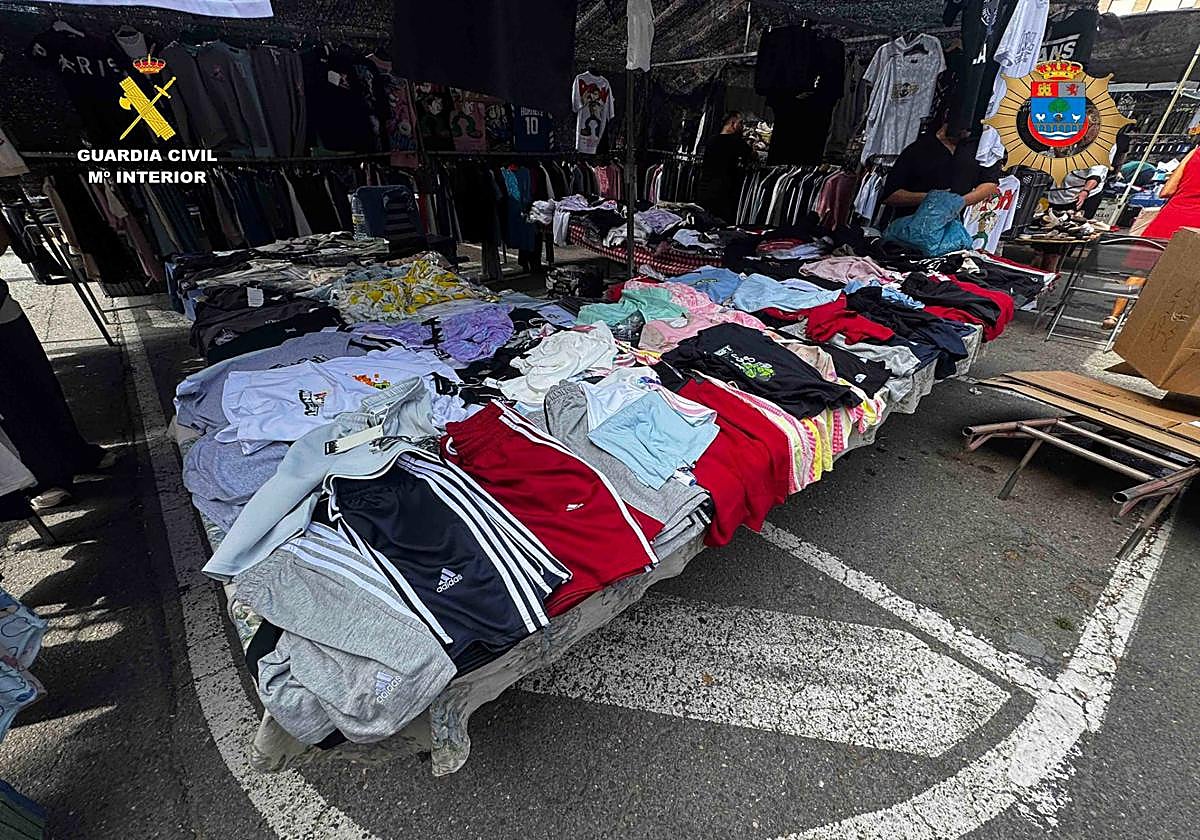 Diez investigados por intentar vender 7.600 prendas falsificadas en Santo Domingo y Ezcaray